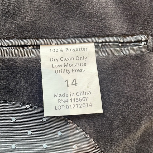 EUC Gorgeous Isaac Mizrahi Grey Boys Blazer size 14. - Picture 4 of 6